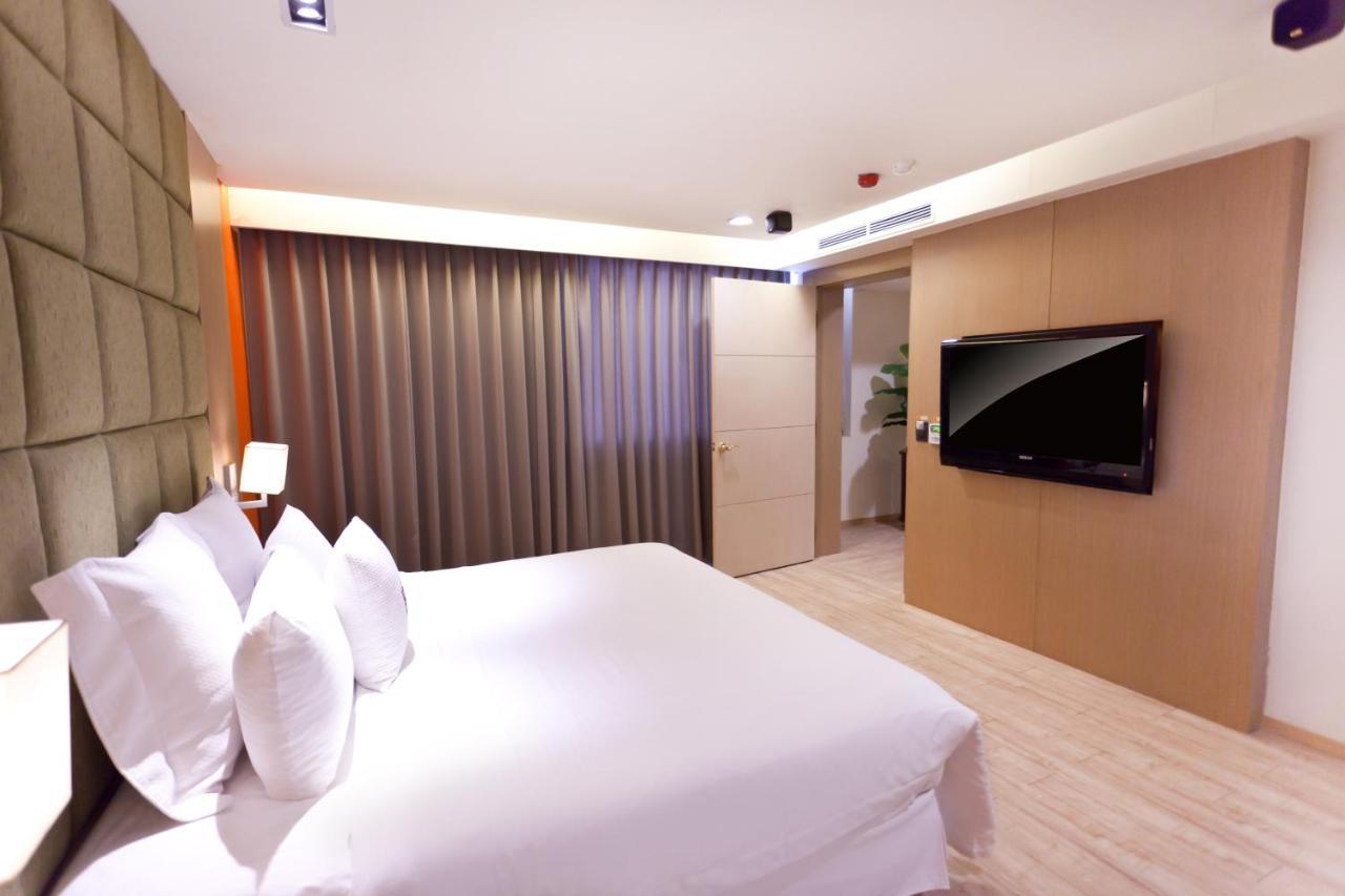 168 Motel-Hsinchu Bagian luar foto