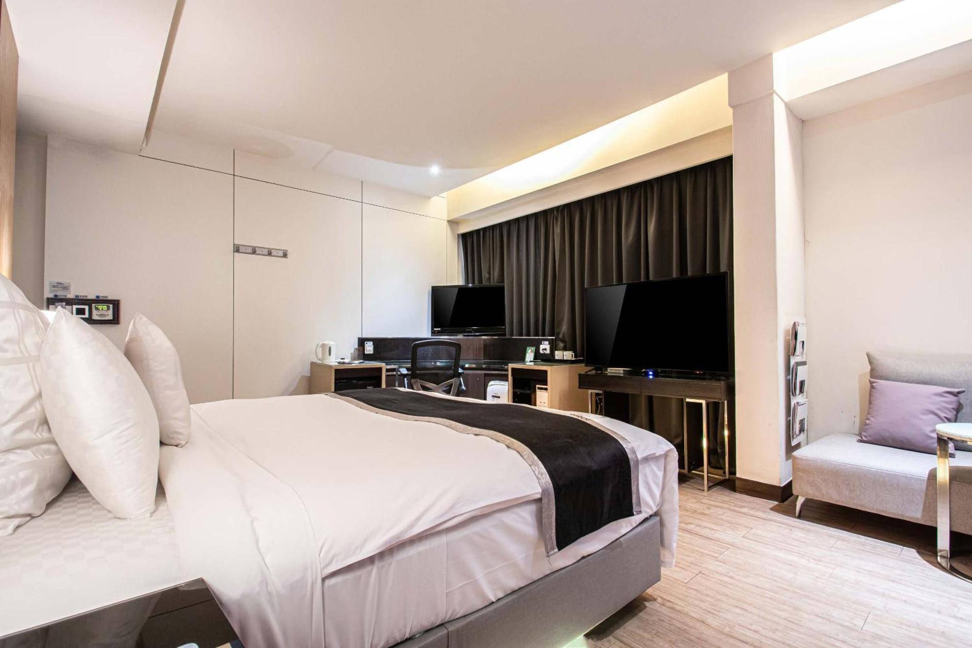 168 Motel-Hsinchu Bagian luar foto